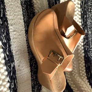 Kork ease clogs